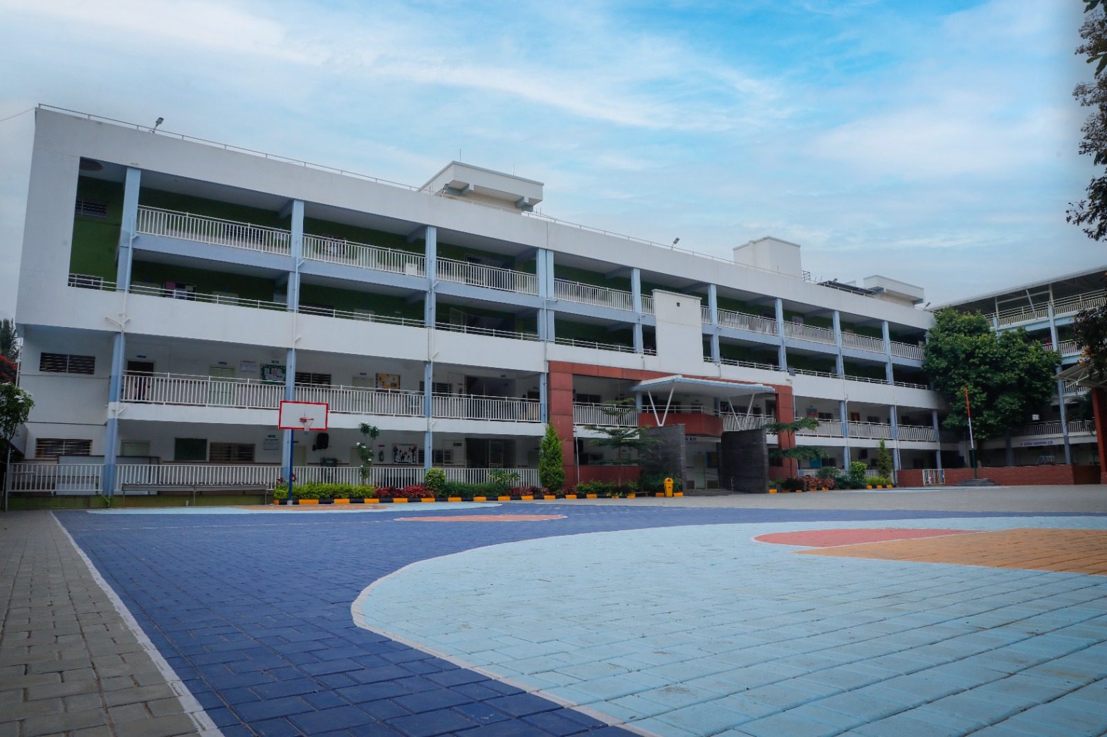 MVM Pre - University College